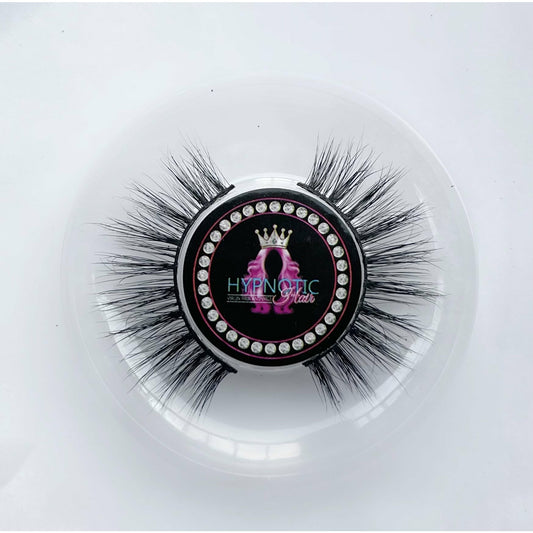 Discover our handcrafted mink eyelashes, perfect for big and deep-set eye shapes. Premium mink with long, curled layers for the ultimate show-stopping look.