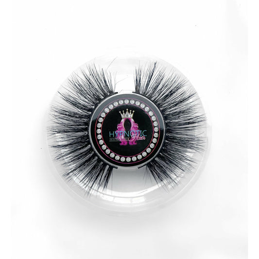 Discover the So Radiant 3D Mink Lash Natural. Adds length and volume for a fuller lash. Perfect for a flirty eye finish.